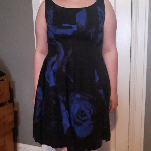 Blue and Black Floral Dress - Picture 4 of 8